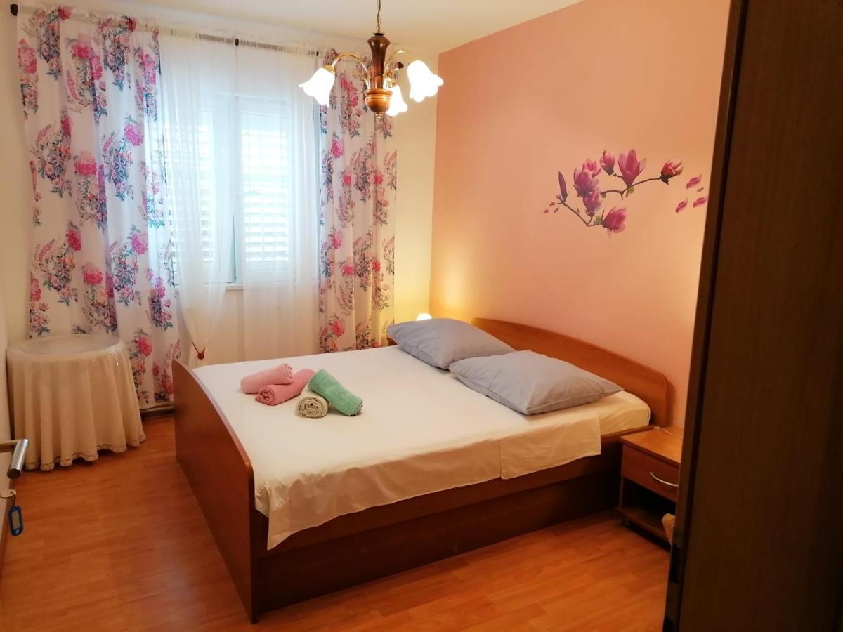 Guest House Lucija Макарска Экстерьер фото